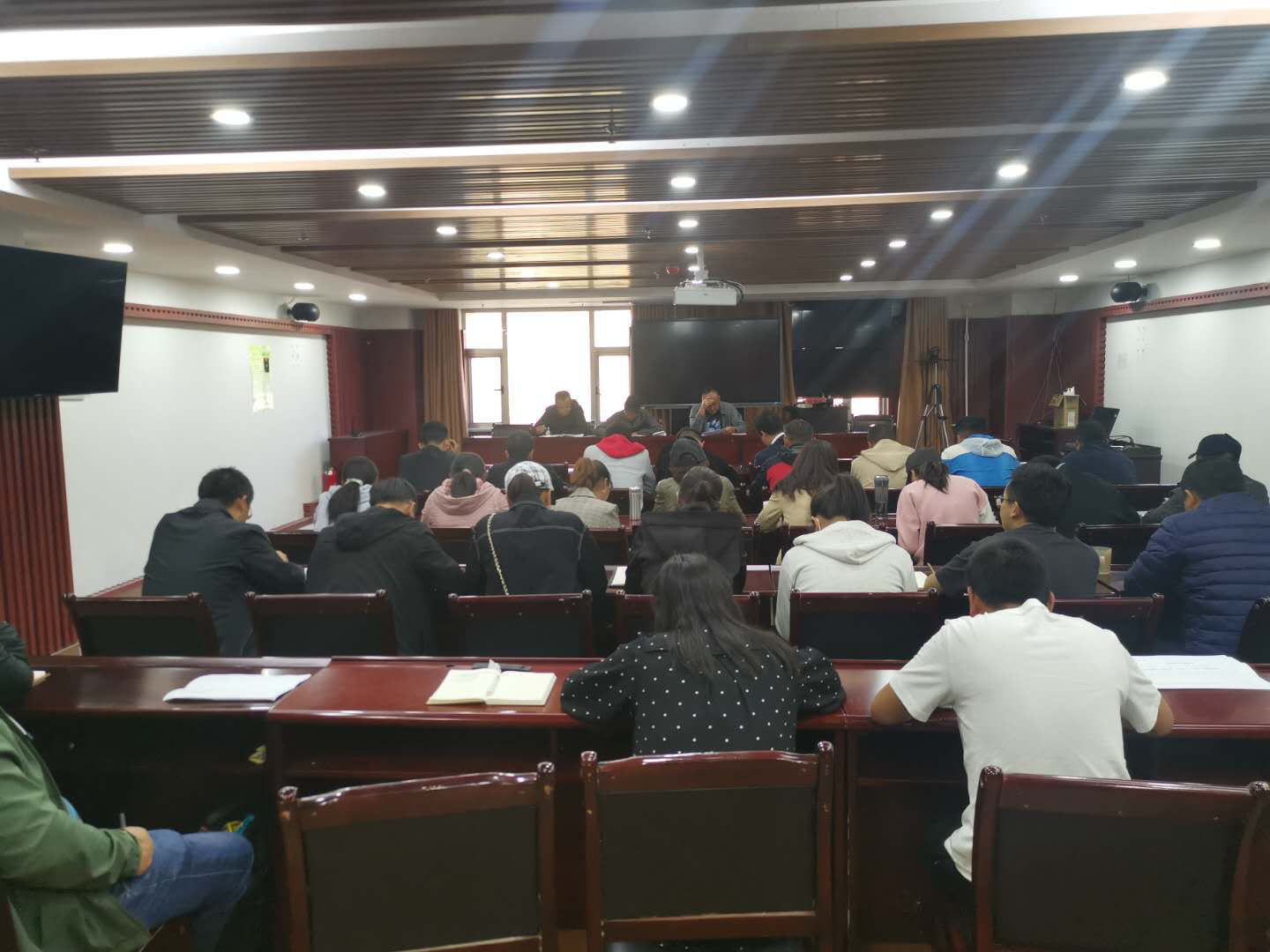 图片2.png 图片2.png